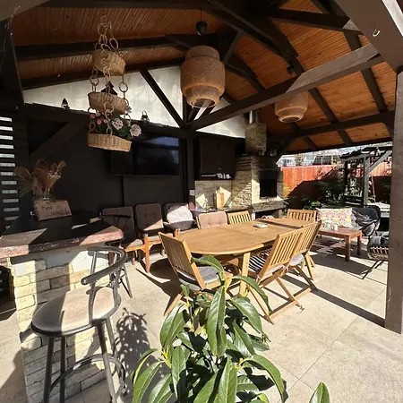 Villa Hanul Anei - Entire