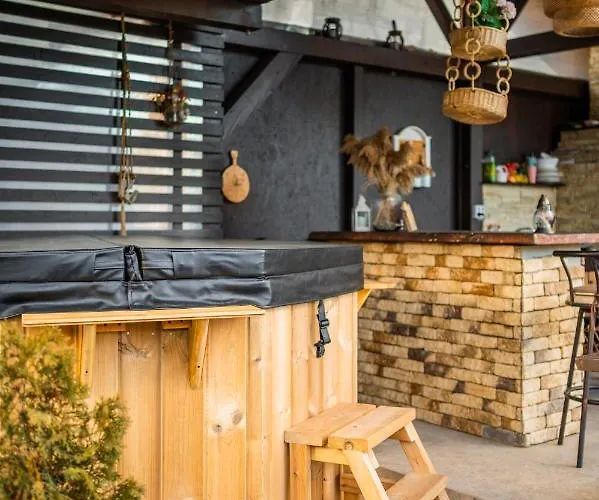 Villa Hanul Anei - Entire