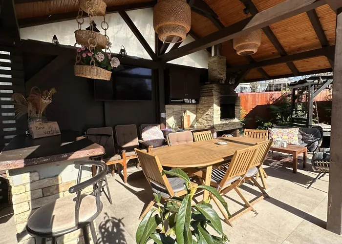 Villa Hanul Anei - Entire